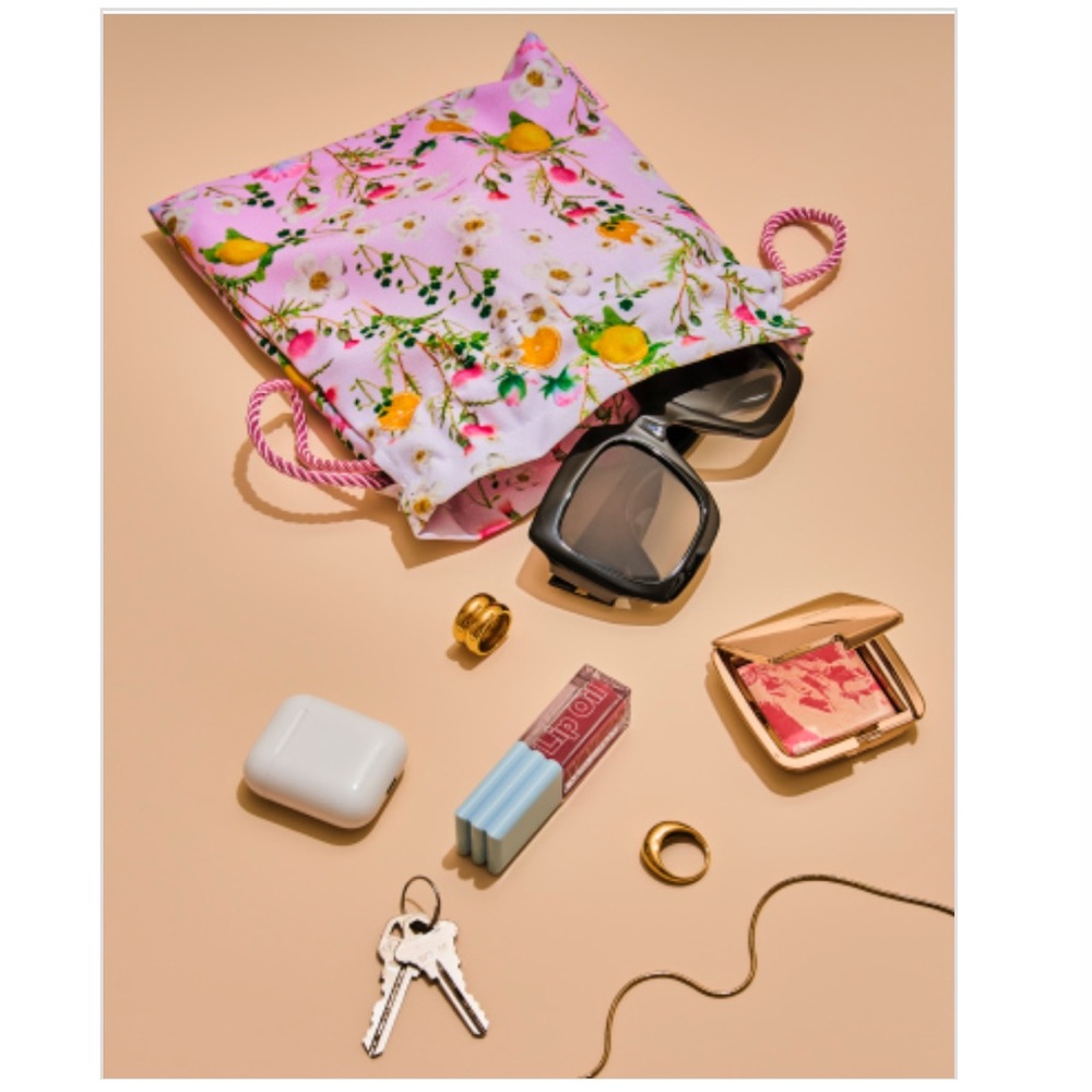 Cynthia Rowley and Gin Lane 1751  Set off 3/ Bags/ w String